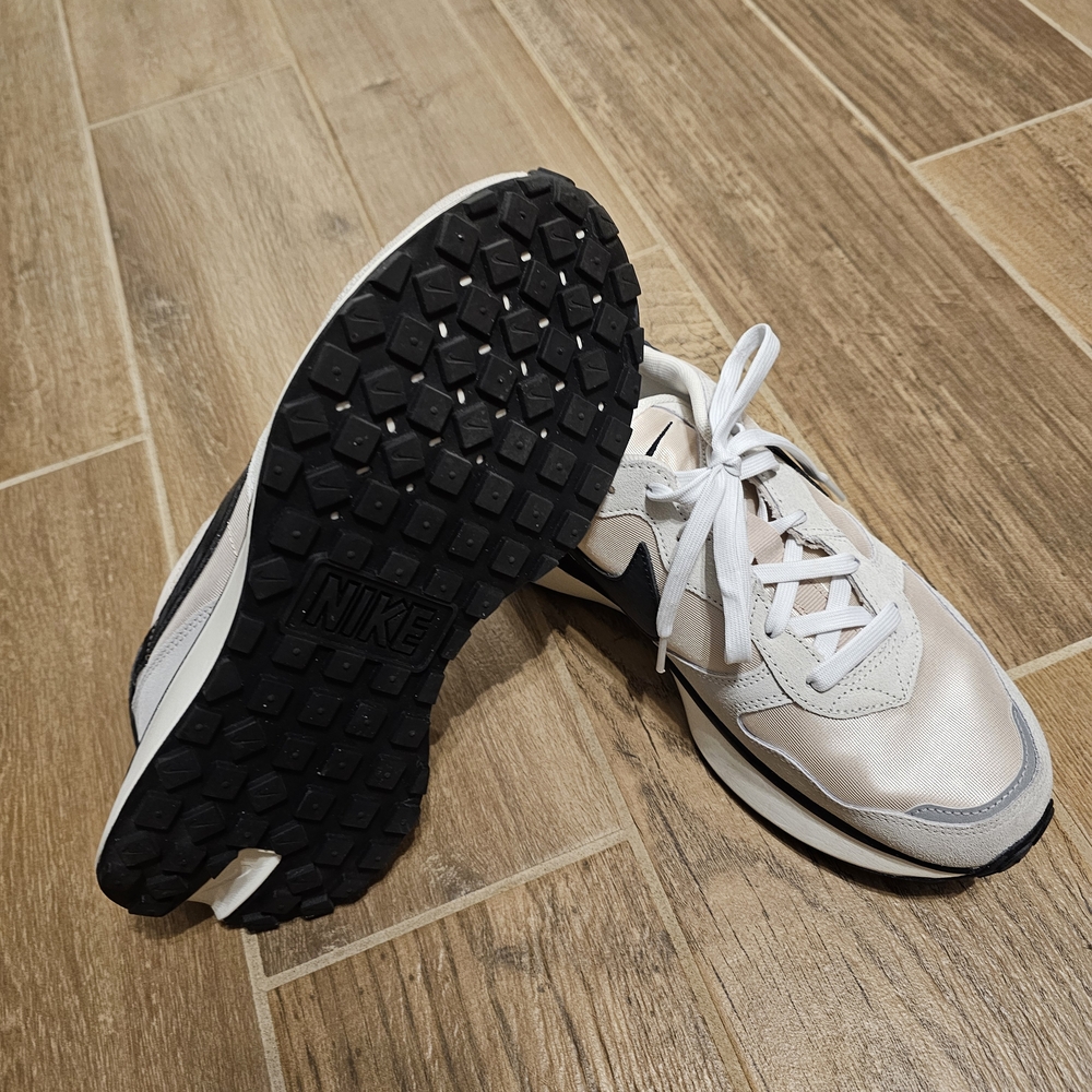 Women's Summit White/SANDDRIFT/SAIL/Black Shoes - Picture 4 of 7